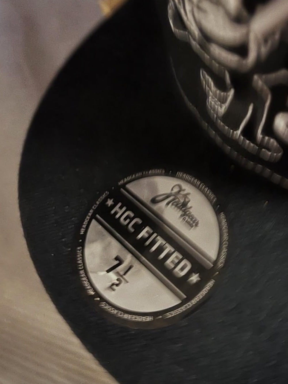 Headgear Classics "Felix the Cat" fitted cap in black and white, size 7 1/2 - Picture 2 of 5